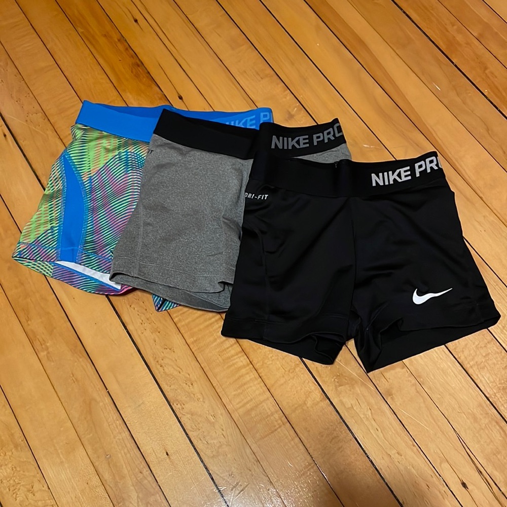 Nike Pro women’s shorts XS